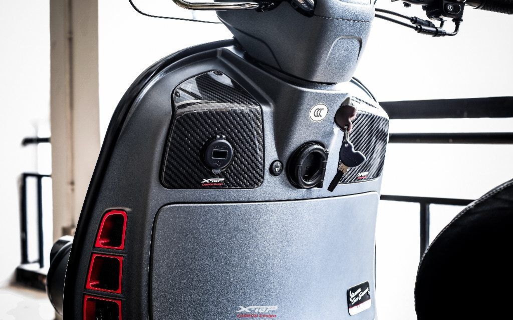 Front innerPanel VESPA with charging USB