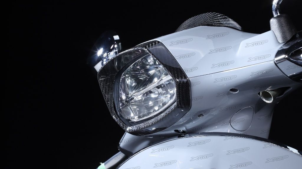 Headlight rim Sprint150