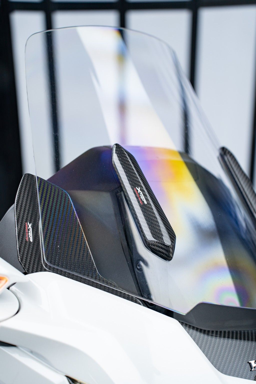 Screen boltCover