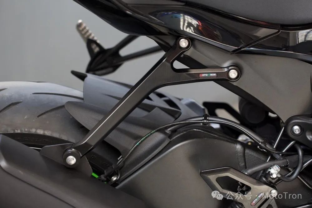 Exhaust Bracket