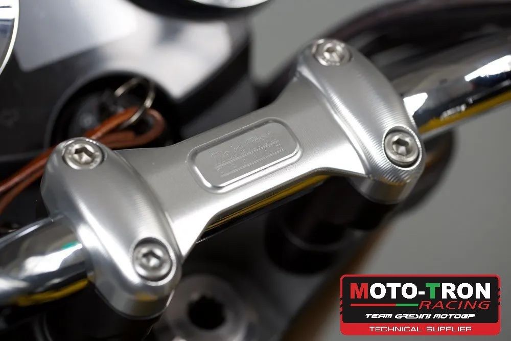 Handlebar clamp