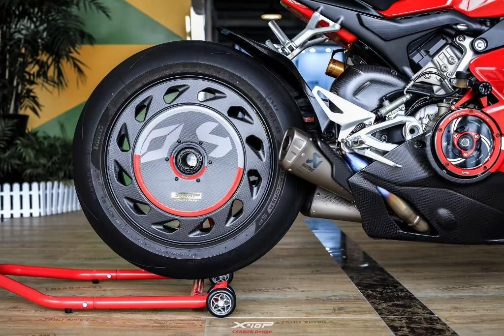 Rear wheel cover