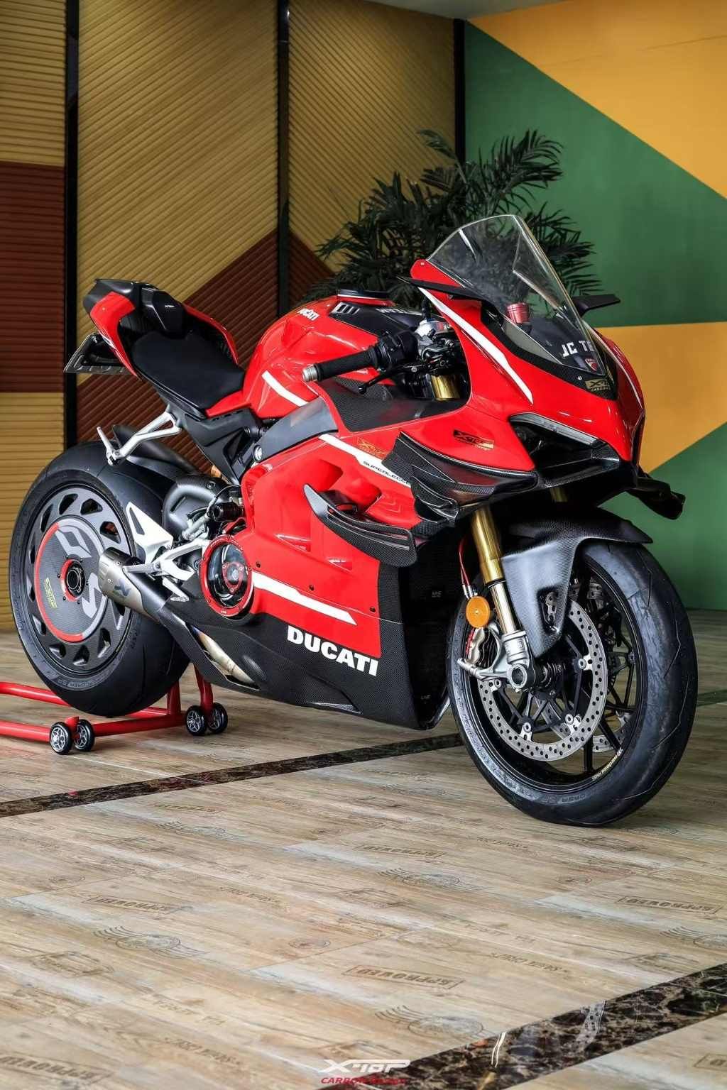 Rear wheel cover