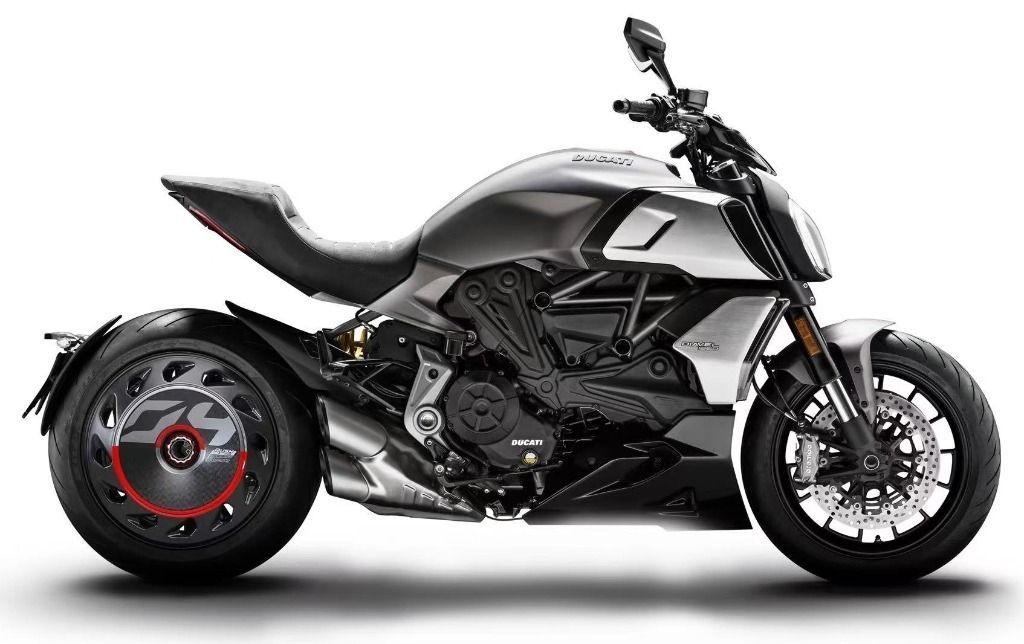Rear wheel cover DIAVEL