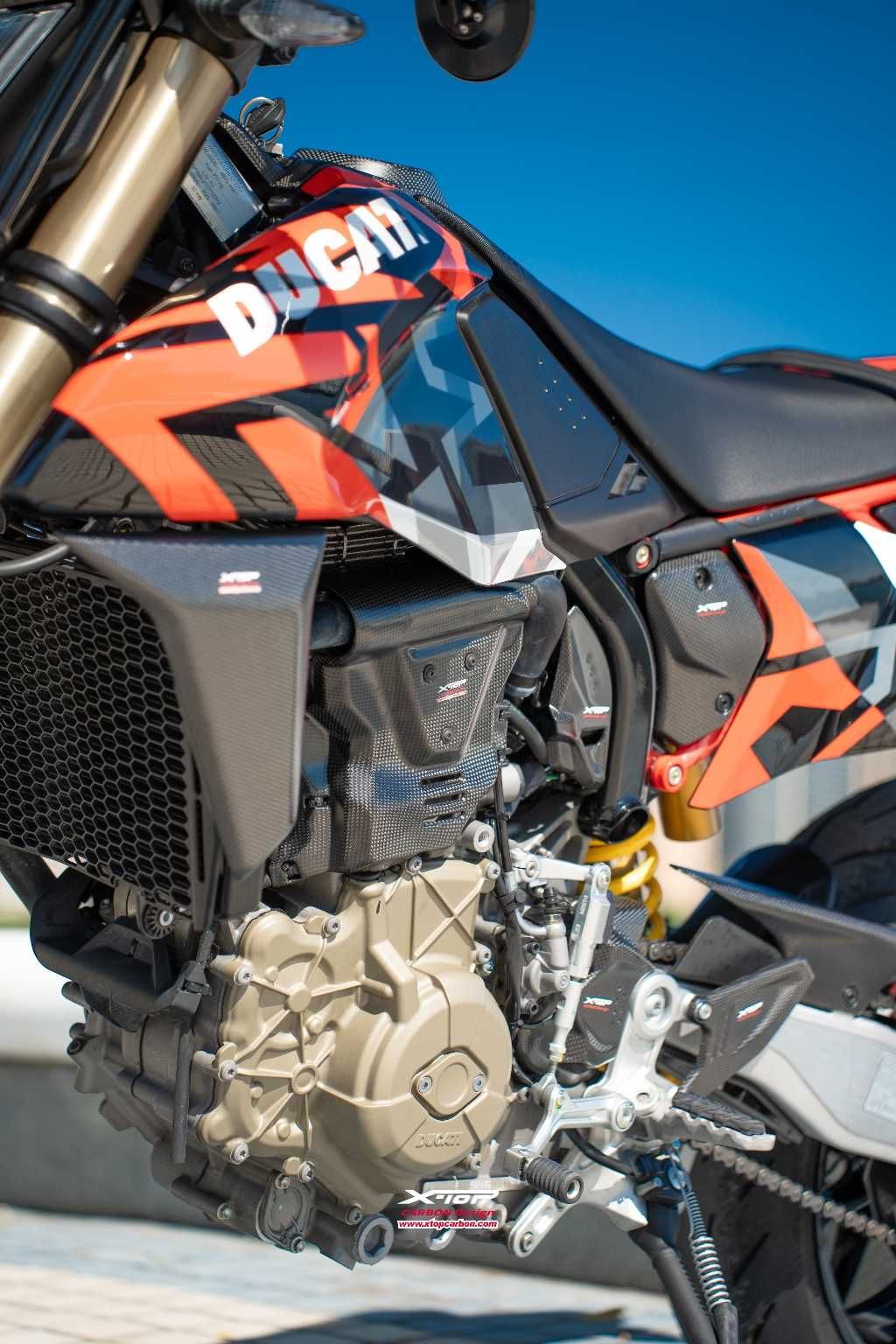 Engine Cover Left Hypermotard 698
