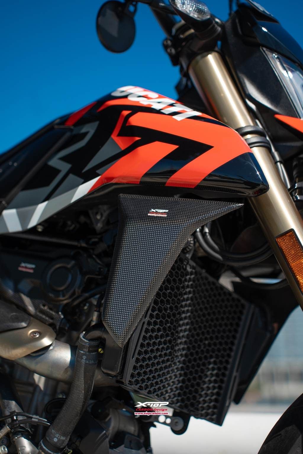 Radiator Side Cover Hypermotard 698